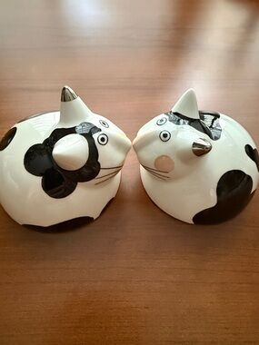 Villeroy& Boch Ceramic Black & White Cat Salt and Pepper Shakers